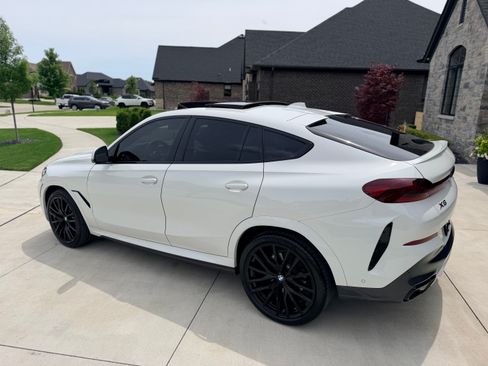 Used 2023 BMW X6 xDrive40i w/ M Sport Package AWD/4WD image 9