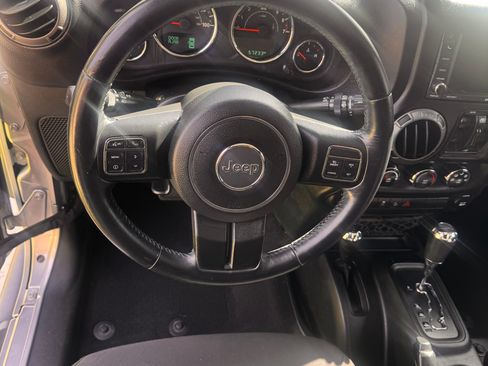 Used 2015 Jeep Wrangler Unlimited Sport w/ Quick Order Package 24S AWD/4WD image 8