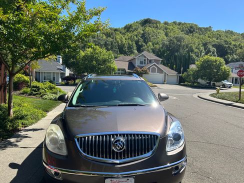 Used 2009 Buick Enclave CXL w/ Entertainment Package #3 AWD/4WD image 2