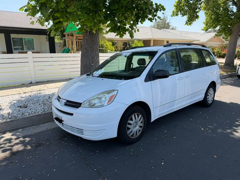 Used 2005 Toyota Sienna LE FWD image 10