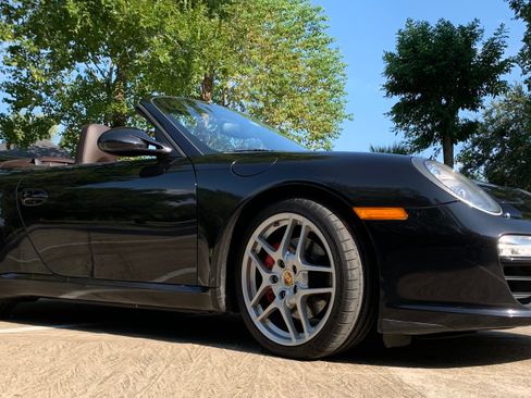 Used 2010 Porsche 911 Carrera S RWD image 6