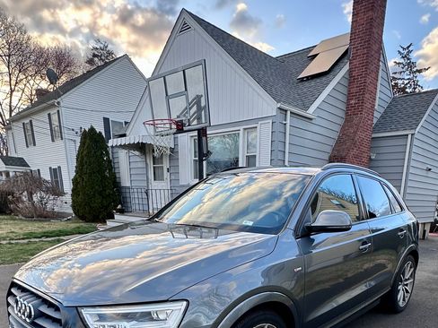 Used 2017 Audi Q3 2.0T Prestige w/ Prestige Package image 16