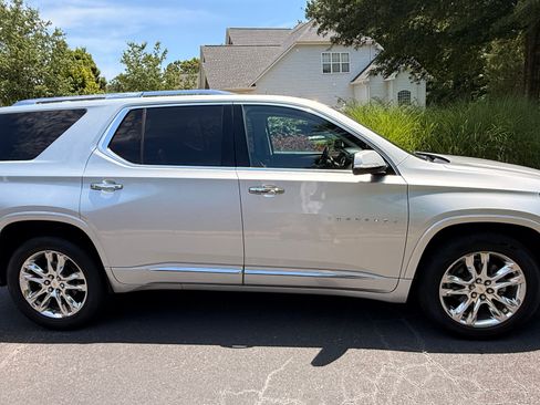 Used 2018 Chevrolet Traverse High Country AWD/4WD image 11