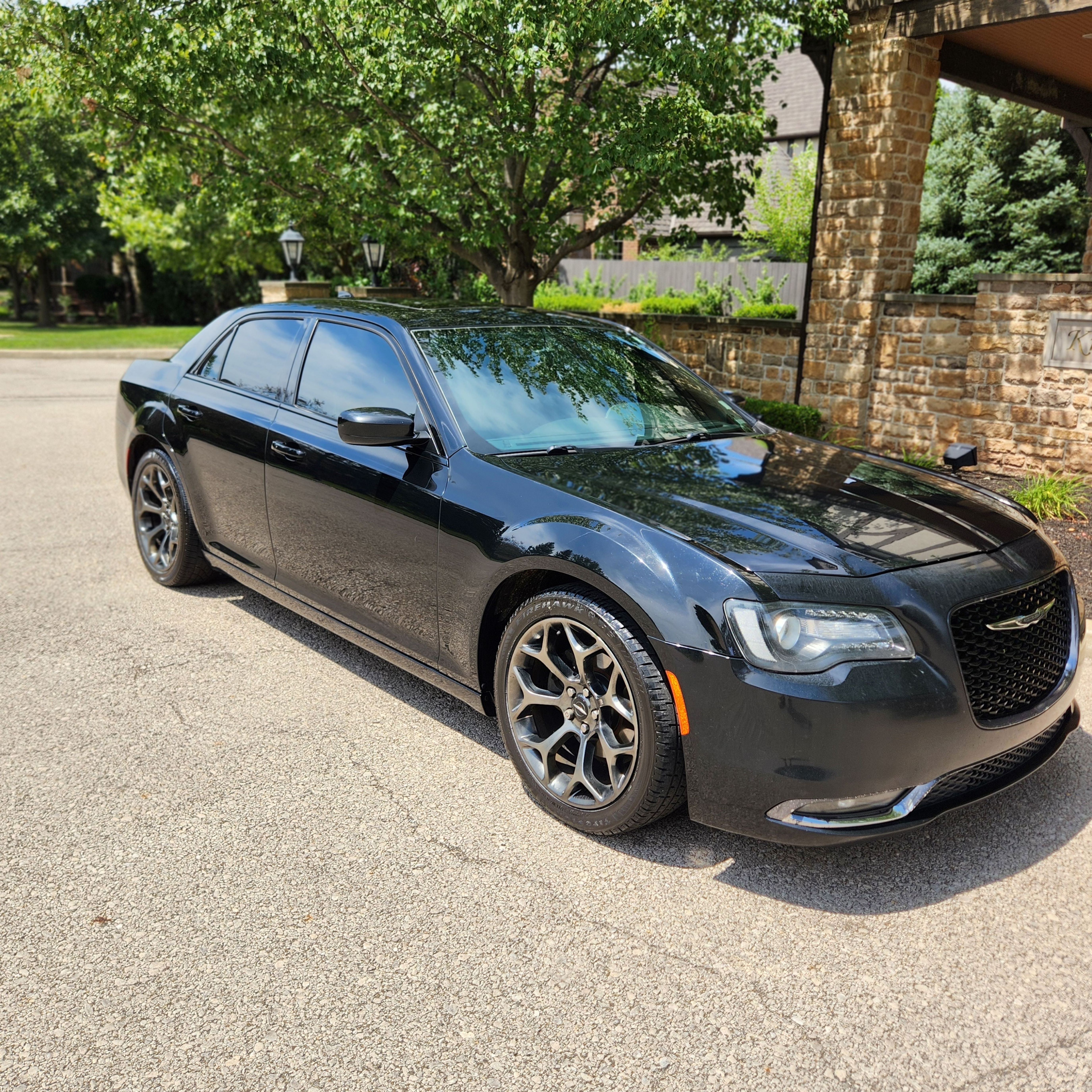Used 2016 Chrysler 300 S RWD image 4