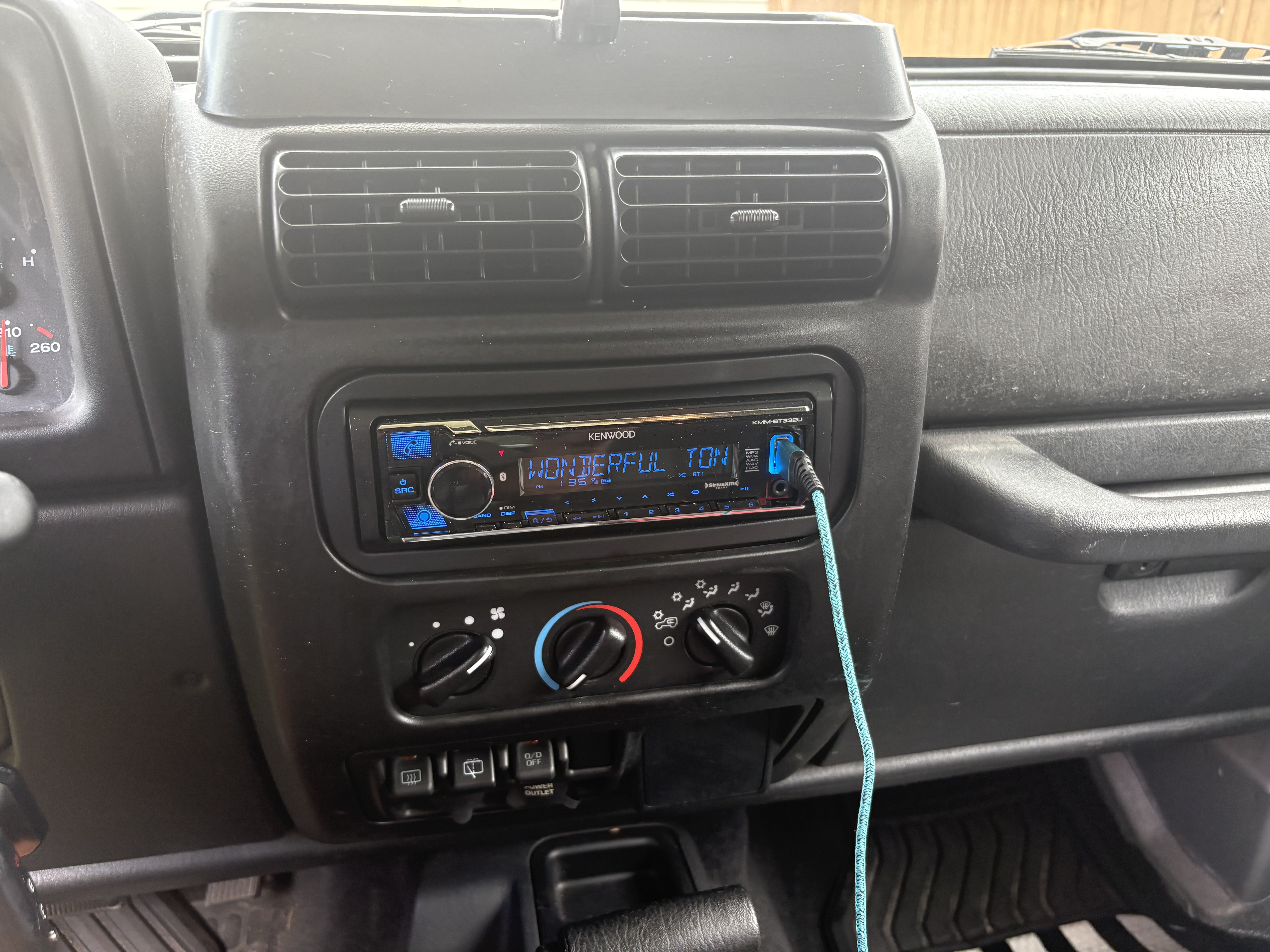 Used 2003 Jeep Wrangler X AWD/4WD image 13