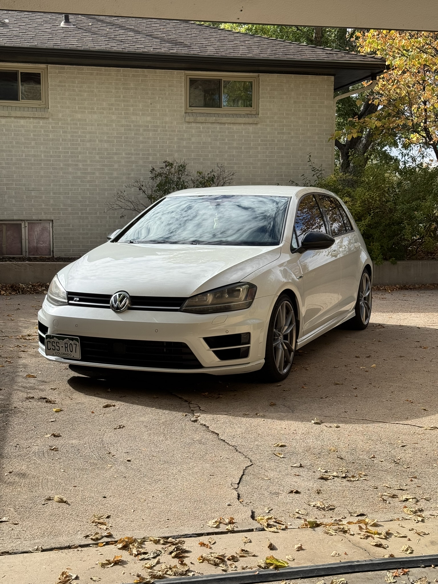 Used 2017 Volkswagen Golf R 4-Door AWD/4WD image 2
