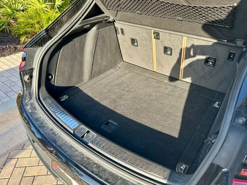 Used 2018 Porsche Macan Sport Edition image 11