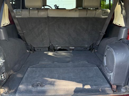 Used 2007 Jeep Wrangler Unlimited Rubicon w/ Dual Top Group AWD/4WD image 11