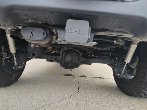 Used 2018 Jeep Wrangler Unlimited Rubicon image 16