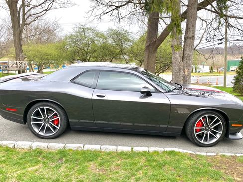 Used 2020 Dodge Challenger R/T w/ Plus Package image 4
