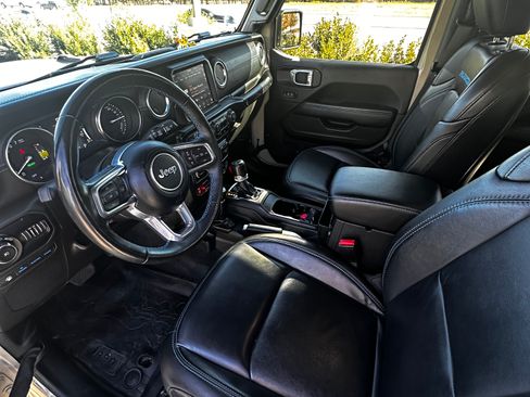 Used 2022 Jeep Wrangler Unlimited Rubicon 4xe w/ Steel Bumper Group image 11