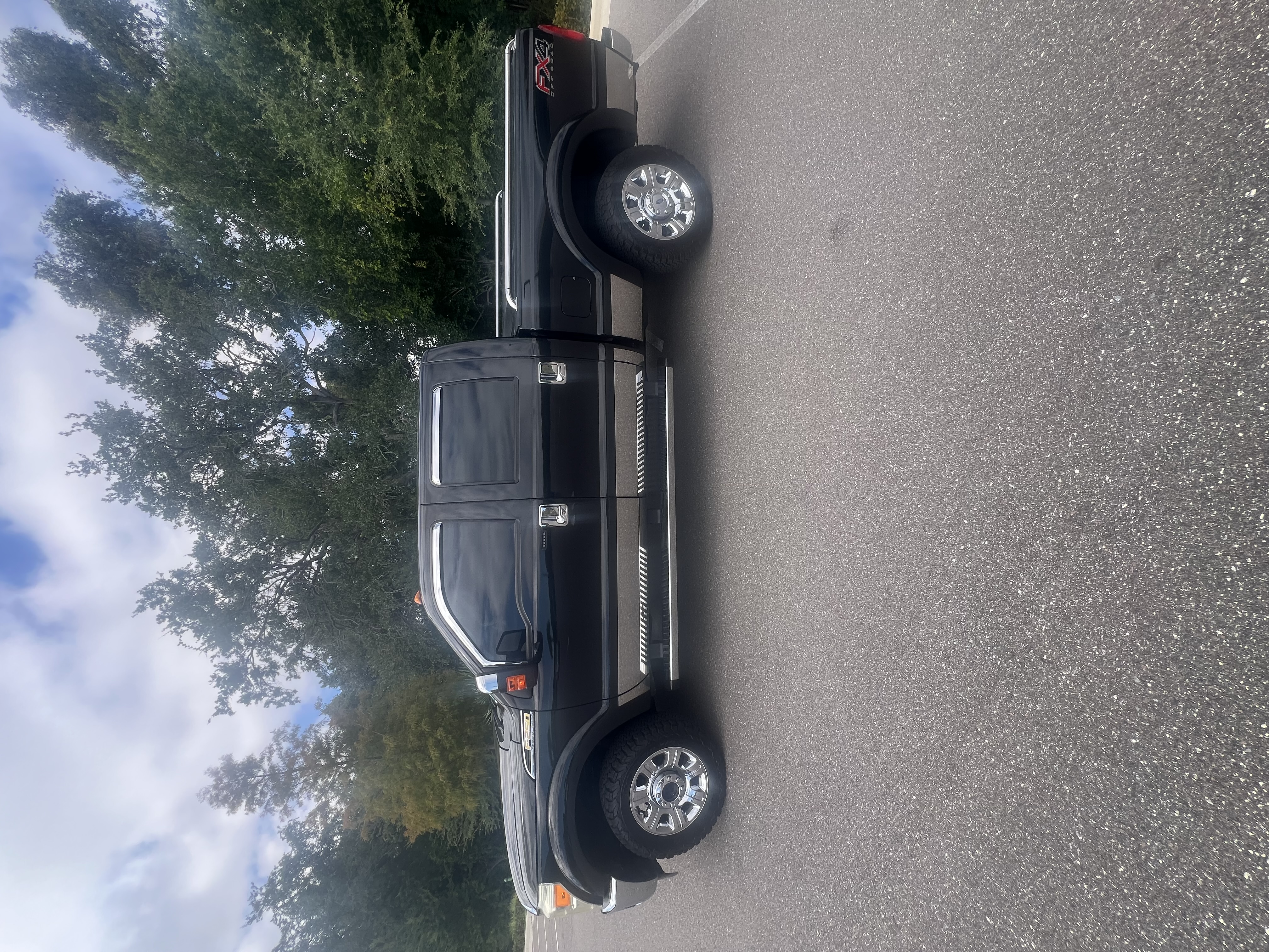 Used 2015 Ford F250 Lariat w/ Lariat Ultimate Package AWD/4WD image 11