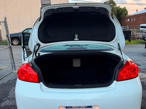 Used 2011 INFINITI G25 x w/ Moonroof Pkg AWD/4WD image 8