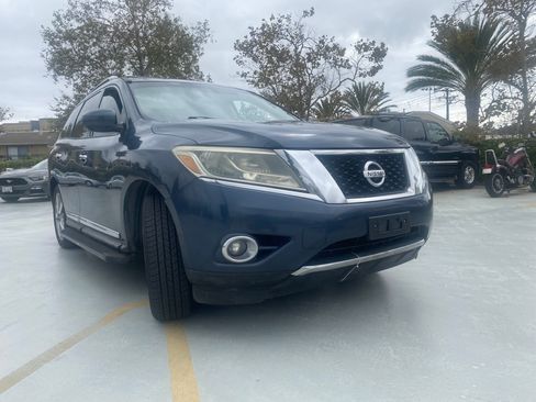 Used 2013 Nissan Pathfinder Platinum w/ Platinum Premium Pkg image 8