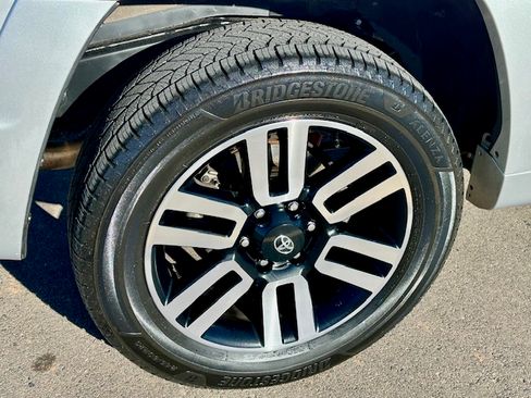 Used 2022 Toyota 4Runner Limited image 2