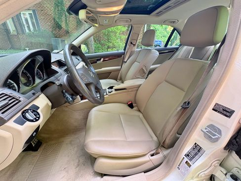 Used 2009 Mercedes-Benz C 300 4MATIC Sedan image 23