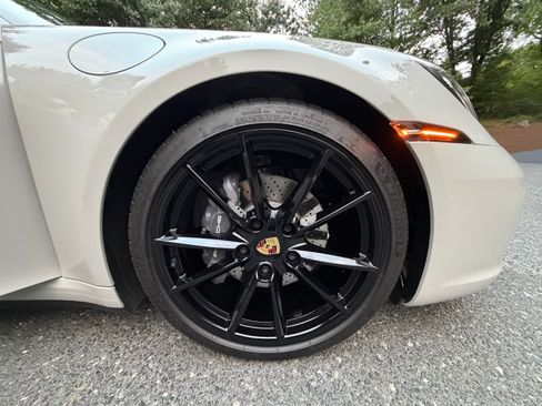 Used 2024 Porsche 911 Carrera T RWD image 13