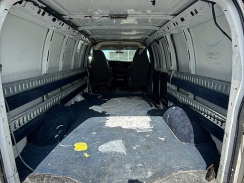 Used 2012 Chevrolet Express 1500 RWD image 6