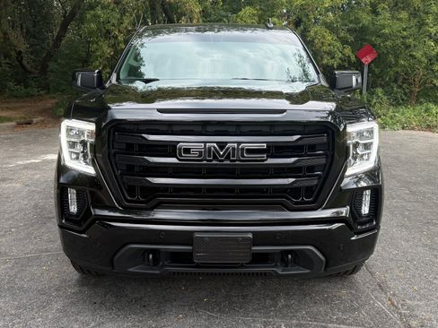 Used 2022 GMC Sierra 1500 Elevation w/ LPO, Elevation Black Package AWD/4WD image 2