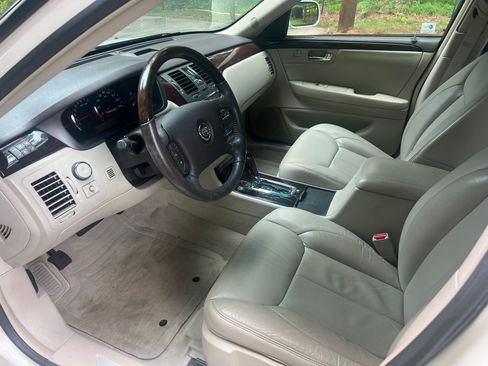 Used 2010 Cadillac DTS Luxury FWD image 2