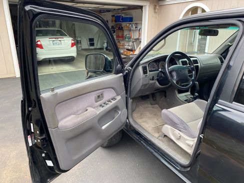 Used 2002 Toyota 4Runner SR5 image 16