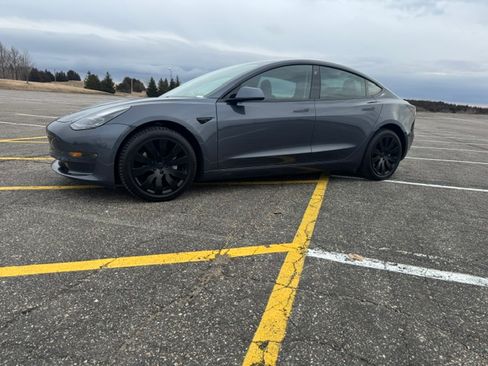 Used 2022 Tesla Model 3 Long Range image 2