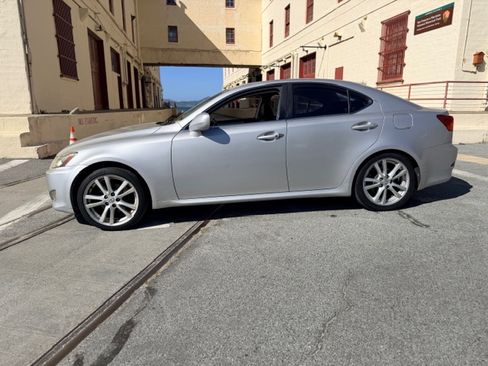 Used 2006 Lexus IS 250 image 4