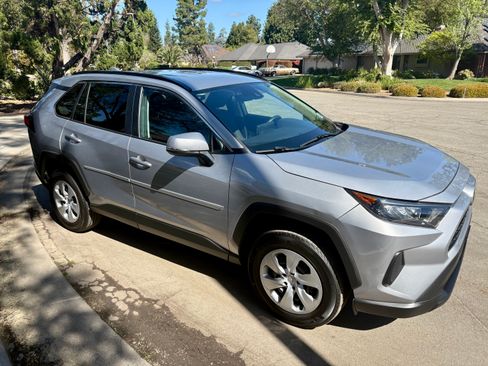 Used 2021 Toyota RAV4 LE image 2