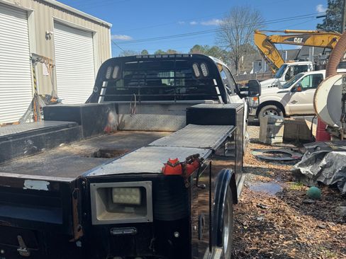 Used 2018 Ford F350 XL w/ Power Equipment Group image 2