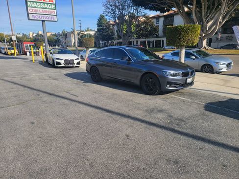 Used 2018 BMW 330i Gran Turismo xDrive image 16