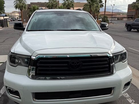 Used 2021 Toyota Sequoia TRD Sport AWD/4WD image 14