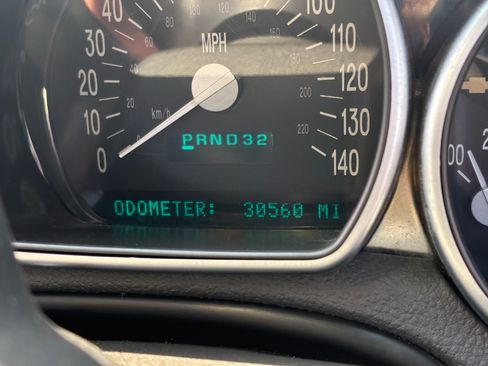 Used 2004 Chevrolet SSR w/ Preferred Equipment Group image 8