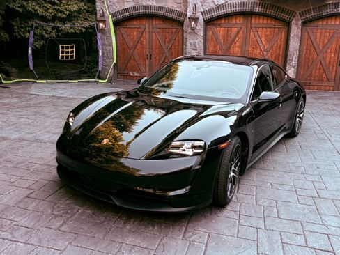 Used 2021 Porsche Taycan RWD image 1