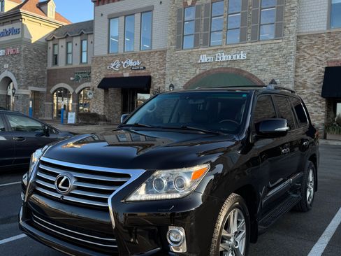 Used 2014 Lexus LX 570 4WD image 4