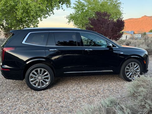 Used 2021 Cadillac XT6 Premium Luxury image 4