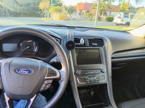 Used 2018 Ford Fusion SE w/ Equipment Group 601A image 8