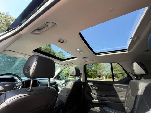 Used 2019 Chevrolet Traverse Premier w/ Redline Edition image 17