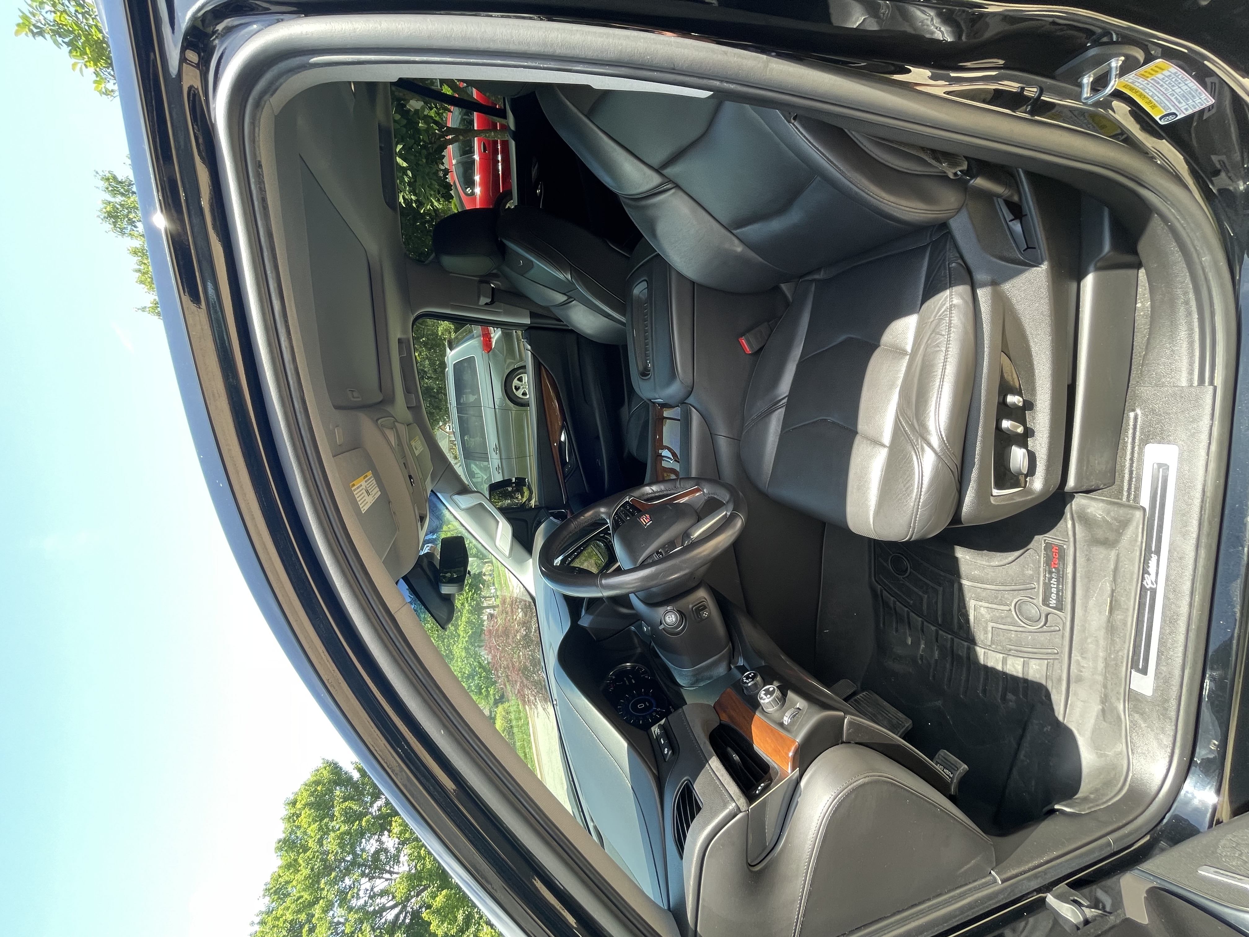 Used 2019 Cadillac Escalade Luxury AWD/4WD image 12