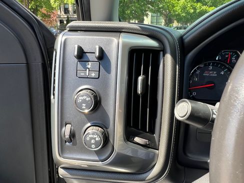 Used 2018 Chevrolet Silverado 1500 LTZ Z71 w/ LTZ Plus Package AWD/4WD image 21