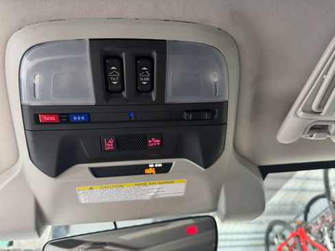 Used 2018 Subaru Crosstrek 2.0i Limited image 21