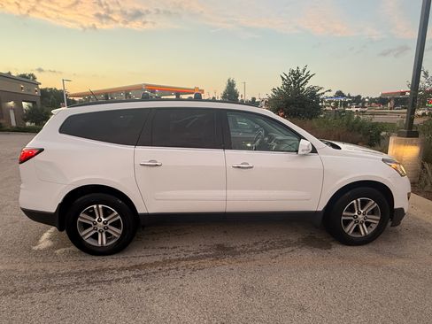 Used 2017 Chevrolet Traverse LT AWD/4WD image 4