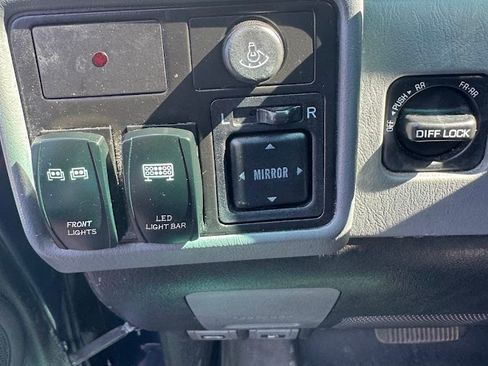 Used 1997 Toyota Land Cruiser image 32