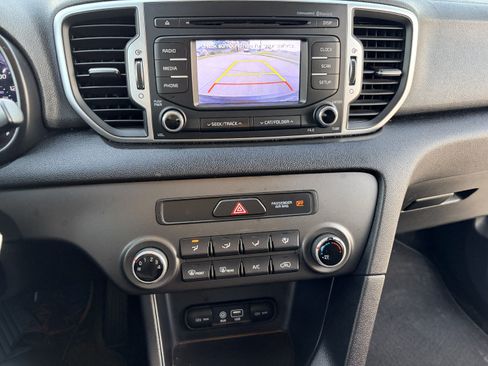 Used 2017 Kia Sportage LX image 17