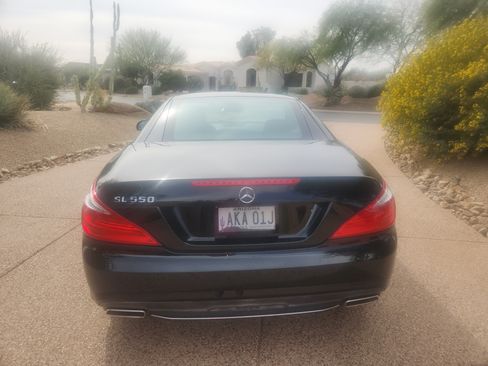 Used 2013 Mercedes-Benz SL 550 image 8