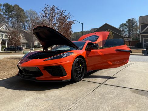 Used 2020 Chevrolet Corvette Stingray Preferred Cpe w/ 2LT Preferred Equipment Group RWD image 9