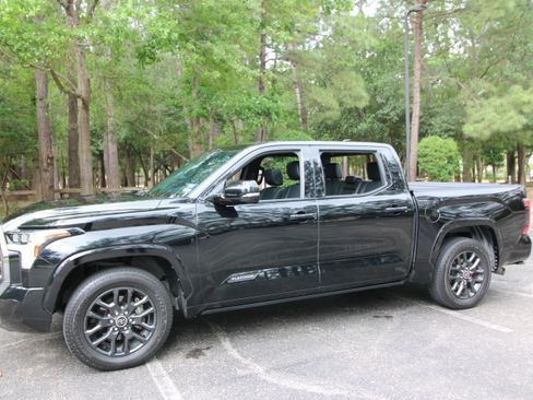 Used 2022 Toyota Tundra Platinum image 19