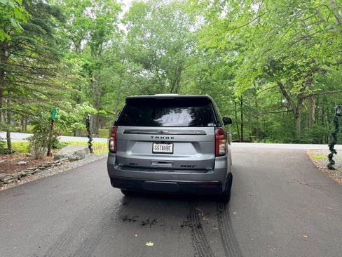 Used 2021 Chevrolet Tahoe RST w/ Luxury Package AWD/4WD image 4