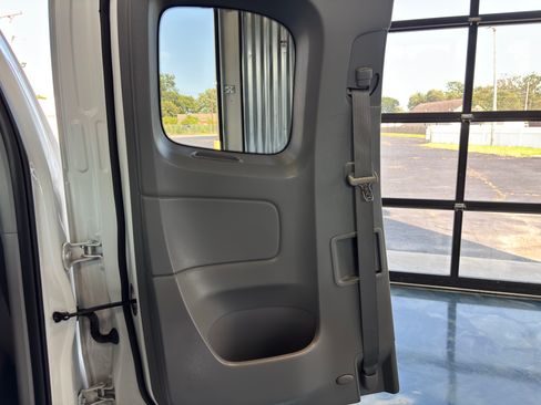 Used 2015 Toyota Tacoma 2WD Access Cab w/ SR5 Package image 16