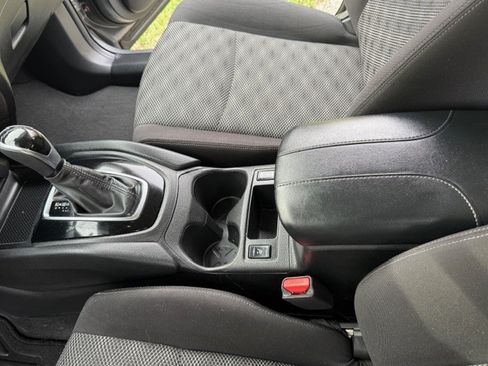 Used 2020 Nissan Rogue Sport SV w/ All-Weather Package image 17