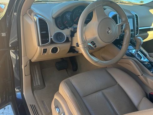 Used 2011 Porsche Cayenne image 5